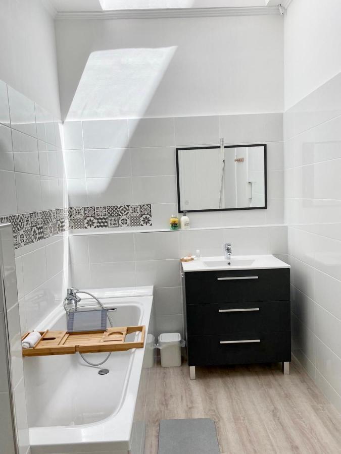 Garden Spa-Hyper Centre Avec Cour-Calme-Sauna-Hamam Apartment ทรัวส์ ภายนอก รูปภาพ